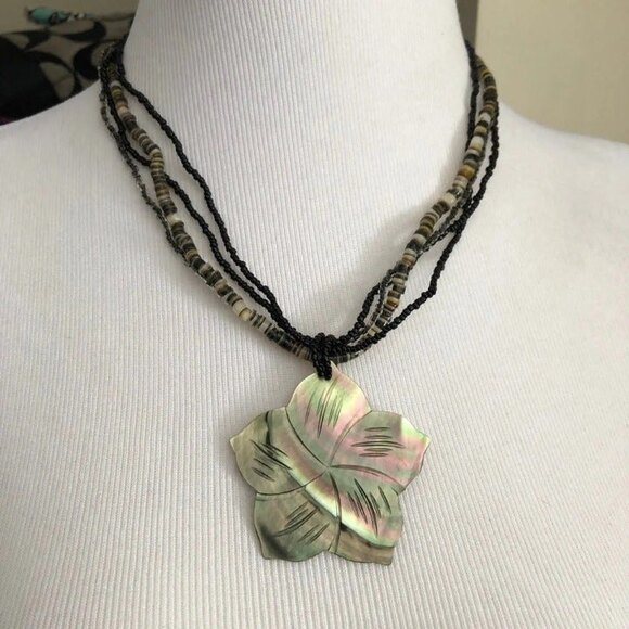 Beaded Statement Necklace Flower Shell Focal - Picture 1 of 7